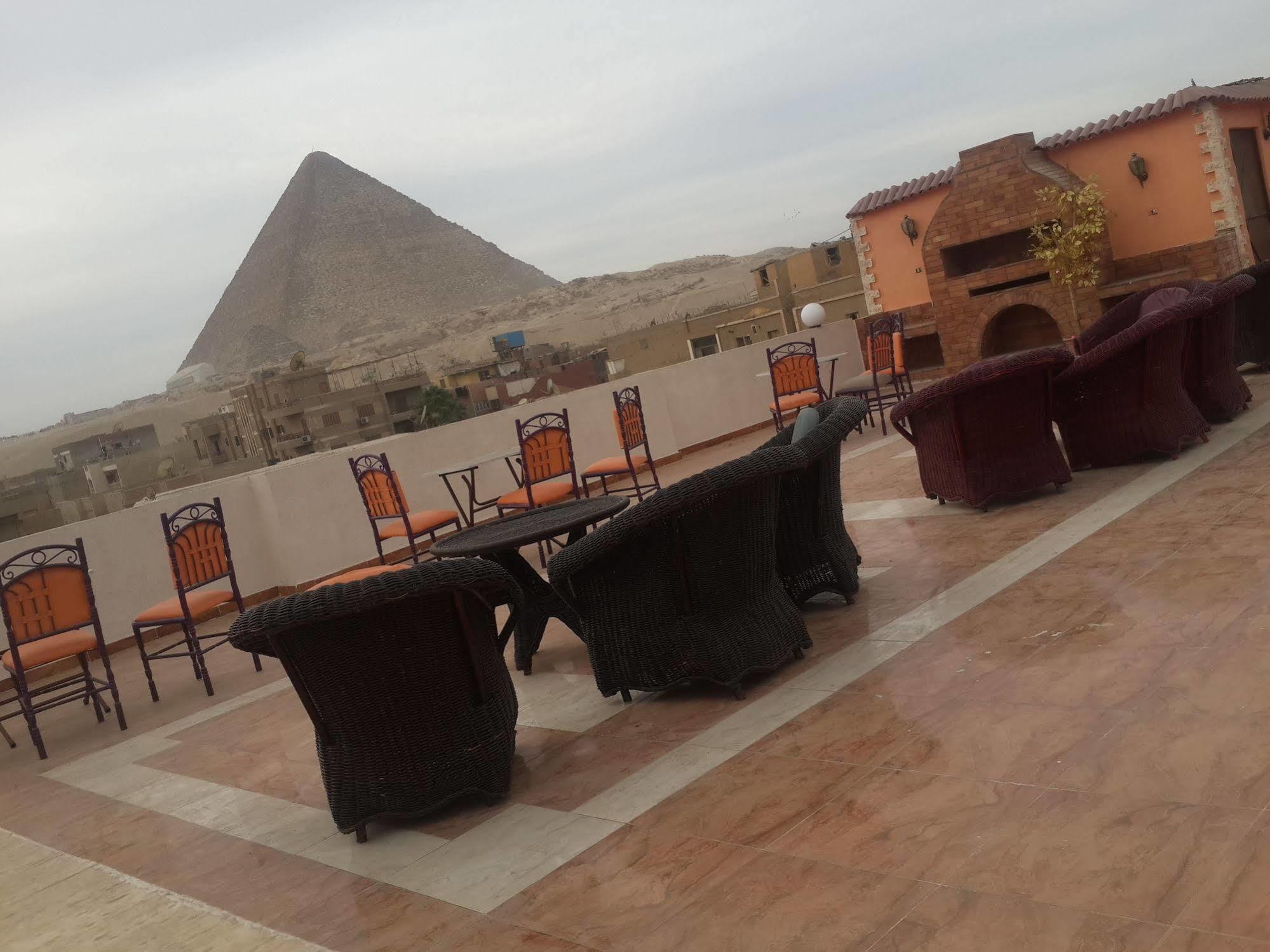 Pyramids Plateau Inn ギーザ エクステリア 写真